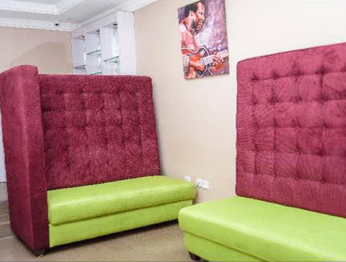 215 West Apartment Abuja Eksteriør bilde